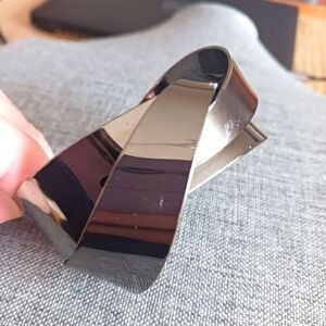 Abstract Gunmetal Twisted Metal Cuff - Pre-loved (7")